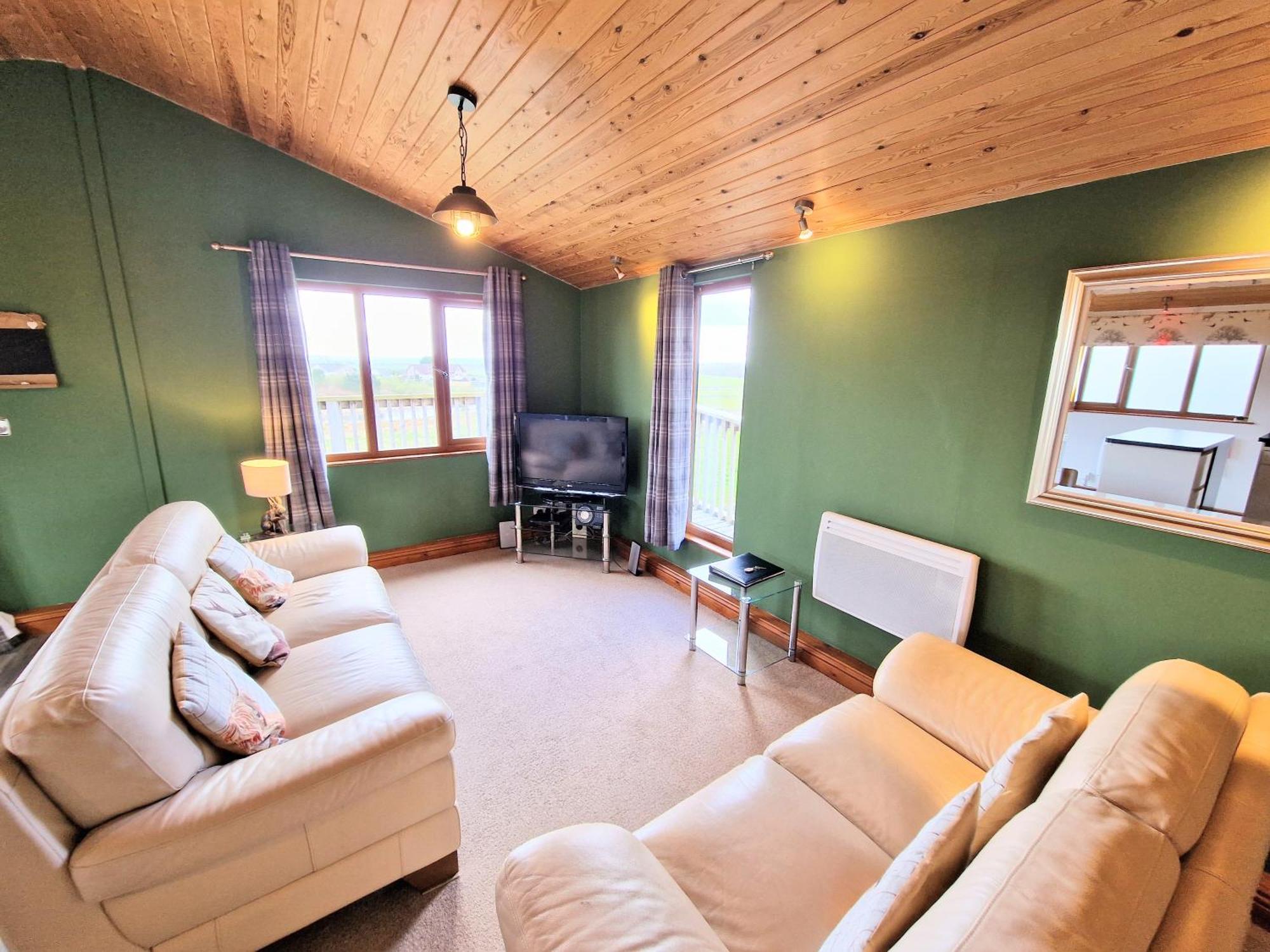 Villa Ochil 8 With Private Hot Tub - Fife - Loch Leven - Lomond Hills Kelty Exterior foto